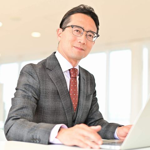 経営コンサルタント 長谷川 泰彦 様